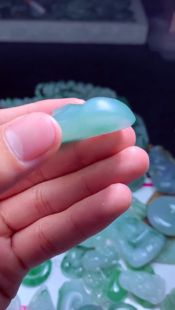 定制翡翠未镶嵌翡翠毛货定制