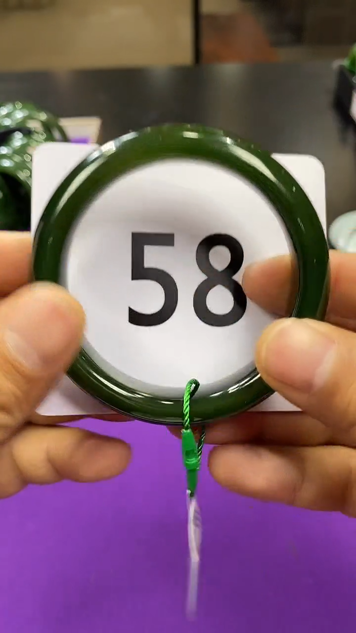 【闪购商品】和田玉碧玉手镯58+未镶嵌一个