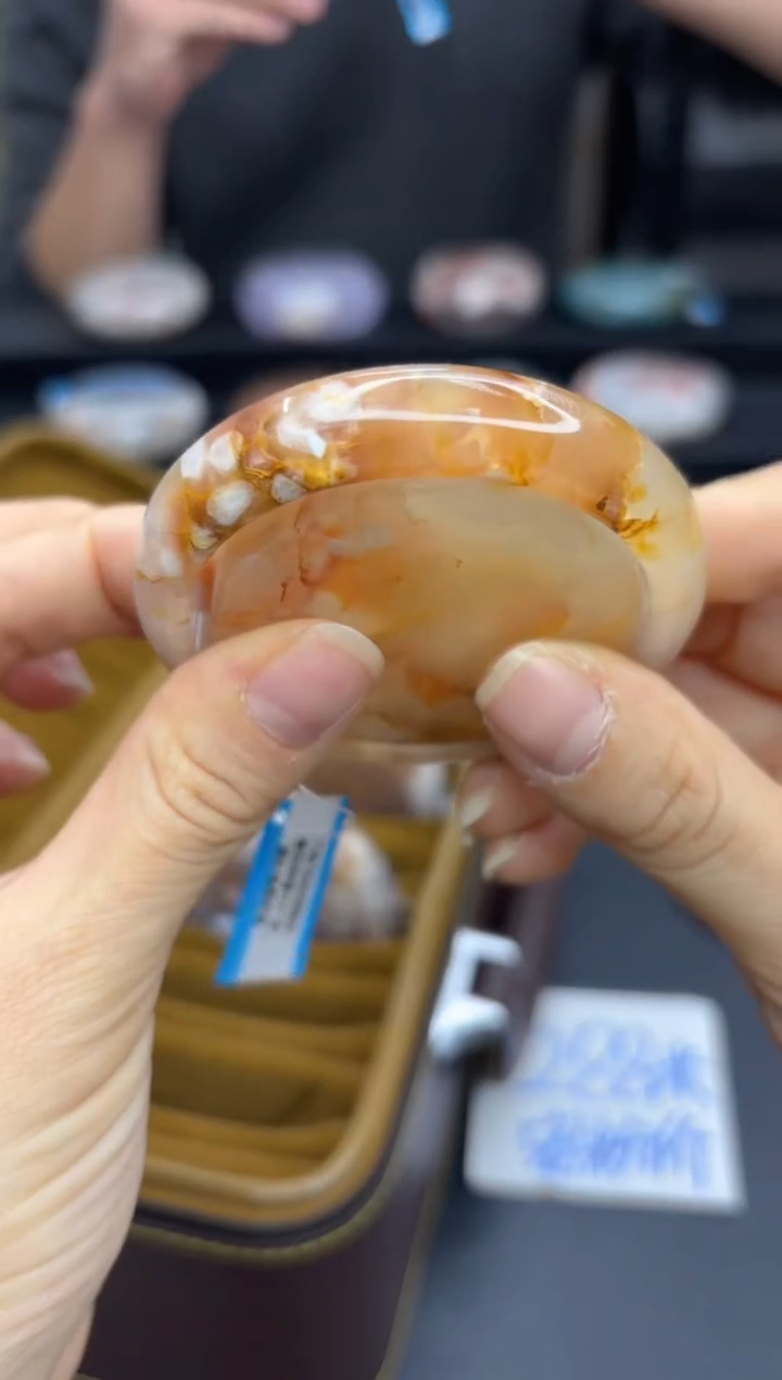 【闪购商品】石英质玉手镯未镶嵌A162(52圈赠送镯心)