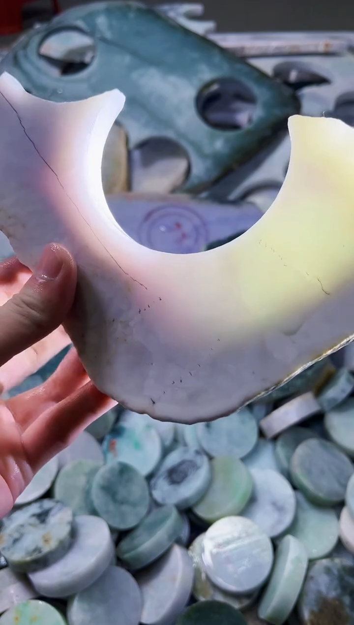 【闪购商品】翡翠颈饰未镶嵌A货吴玉408