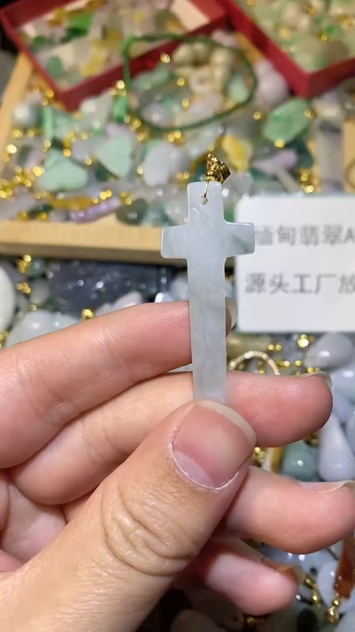 【闪购商品】翡翠颈饰未镶嵌/135435434