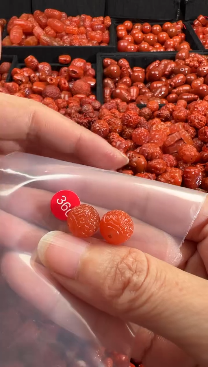 颈饰未镶嵌南红玛瑙1