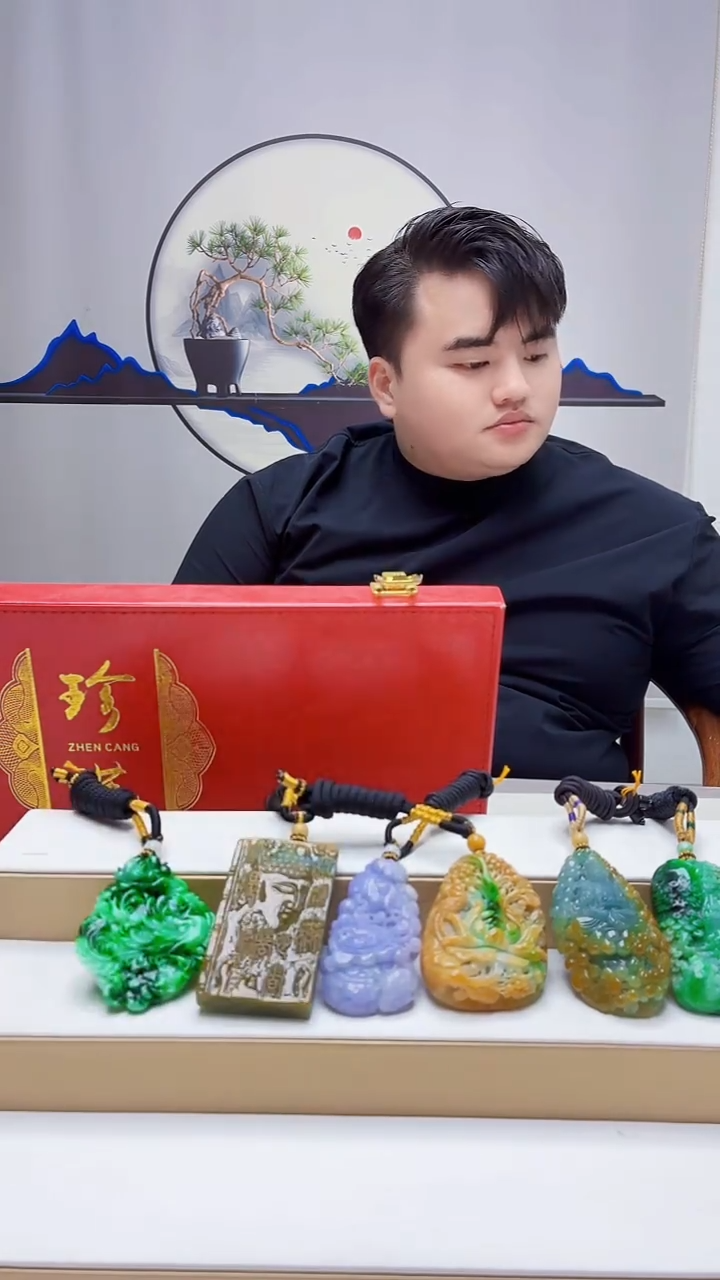 未镶嵌定制翡翠P**n5060zm-毛货挂件