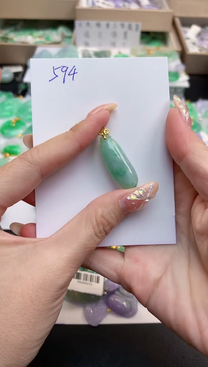 颈饰未镶嵌翡翠天然缅甸A货翡翠