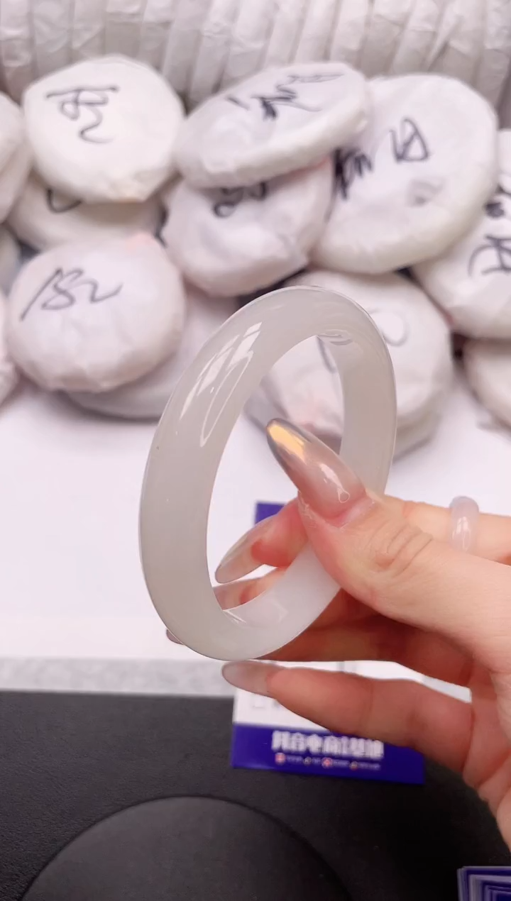 【闪购商品】石英质玉手镯未镶嵌25K308-56