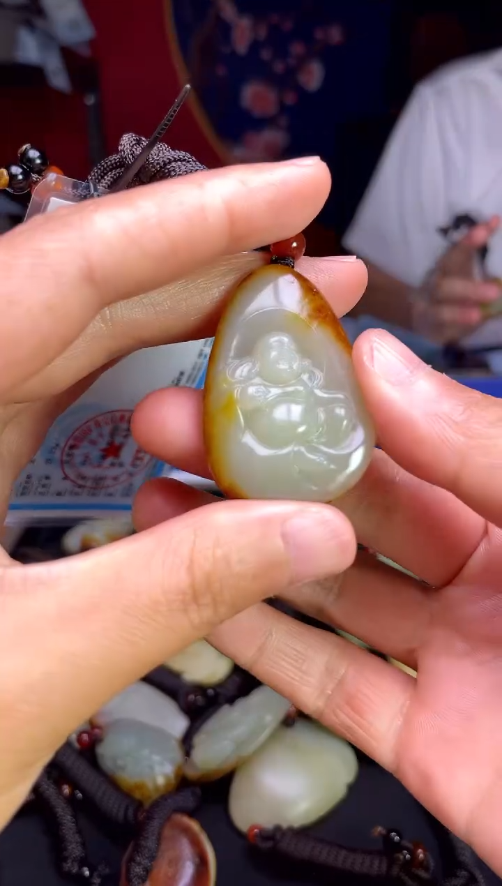 和田玉未镶嵌颈饰1