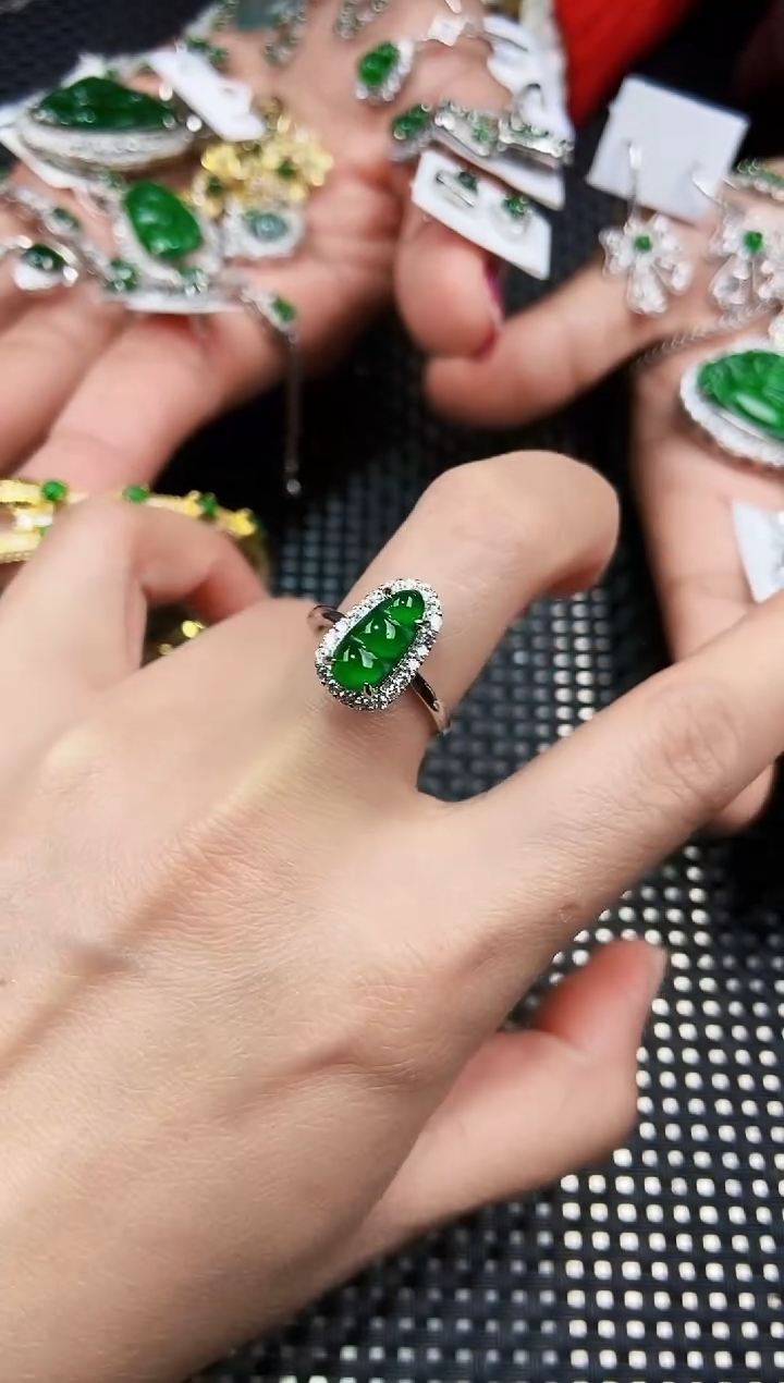 【闪购商品】翡翠戒指未镶嵌11111111