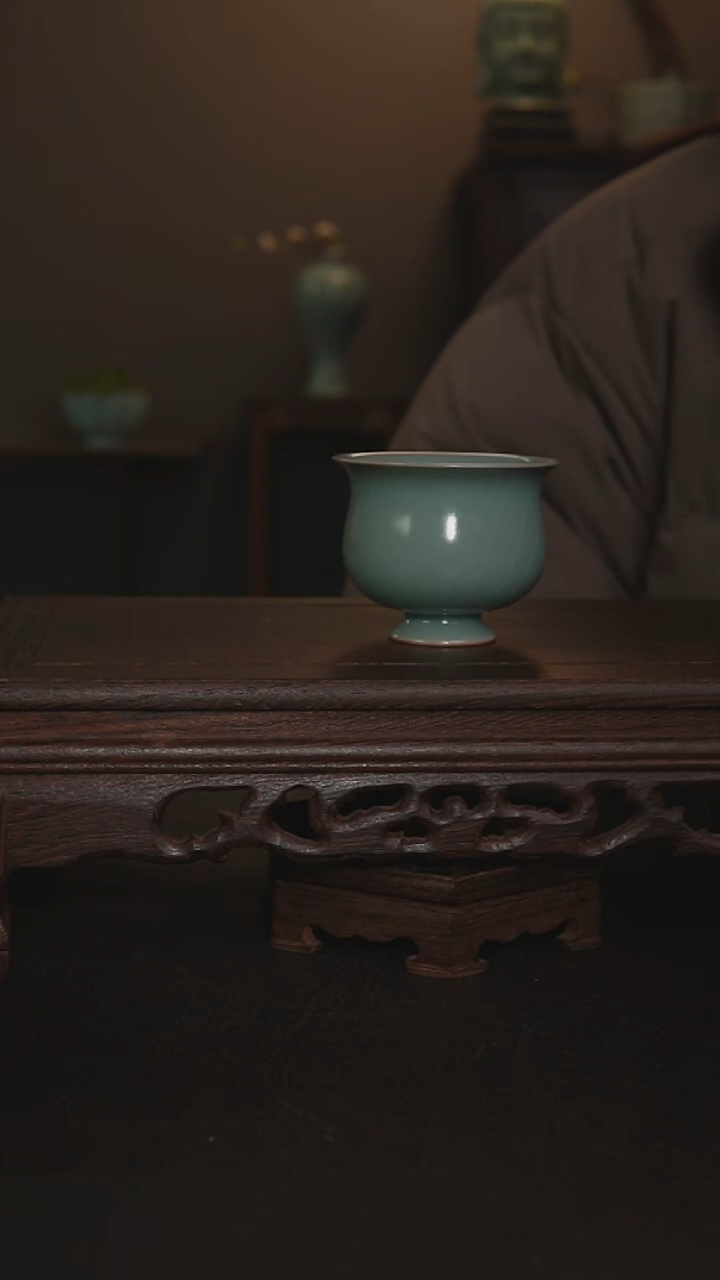 摆件瓷仿古手工高足玉兰杯