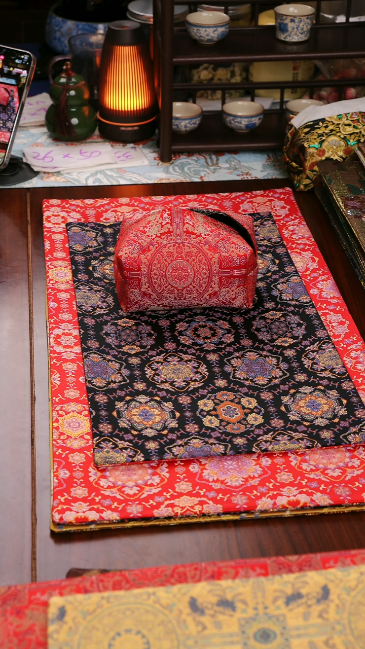 【八达井纹红纸巾套长16宽10高7】