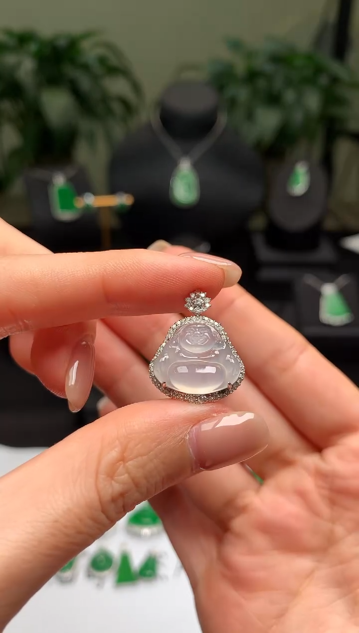 颈饰18K金镶嵌翡翠佛公