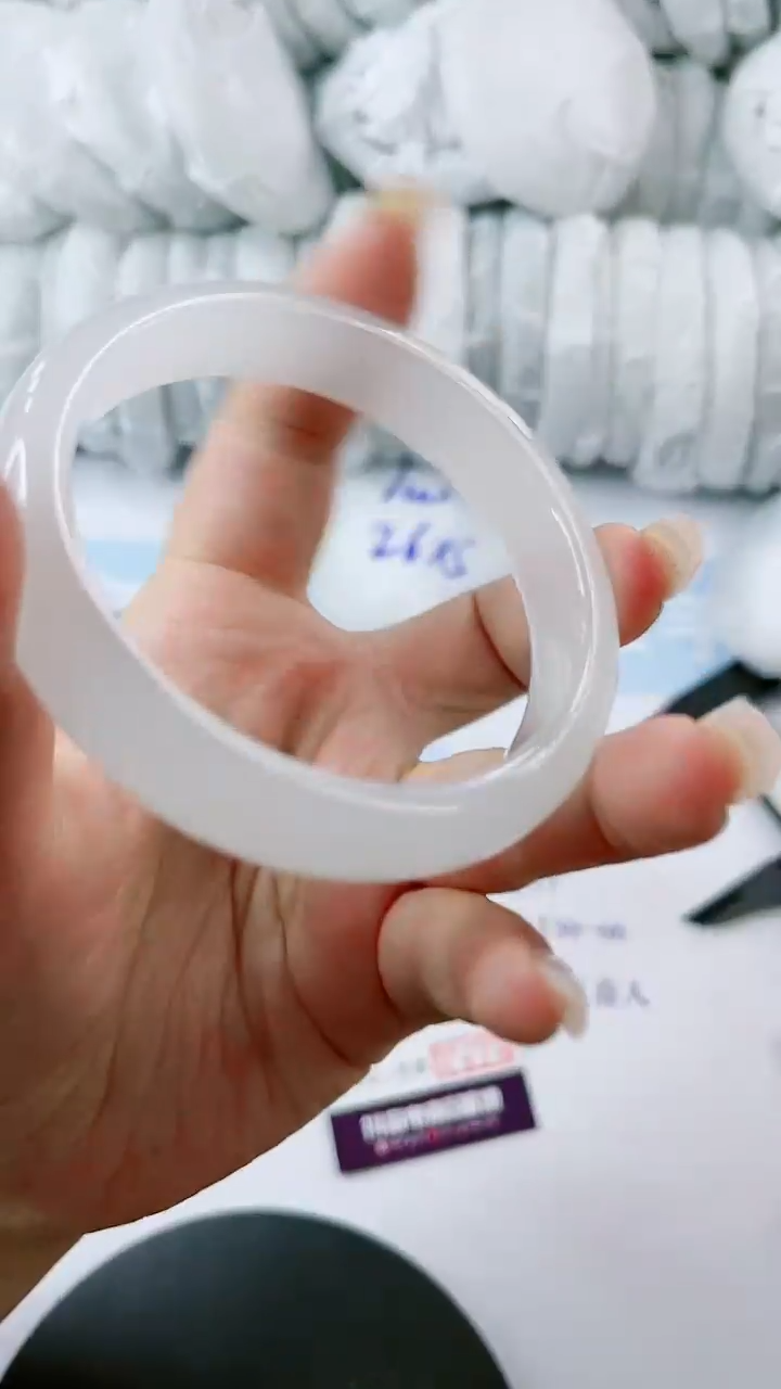 【闪购商品】石英质玉手镯未镶嵌0414385857-多样性发货