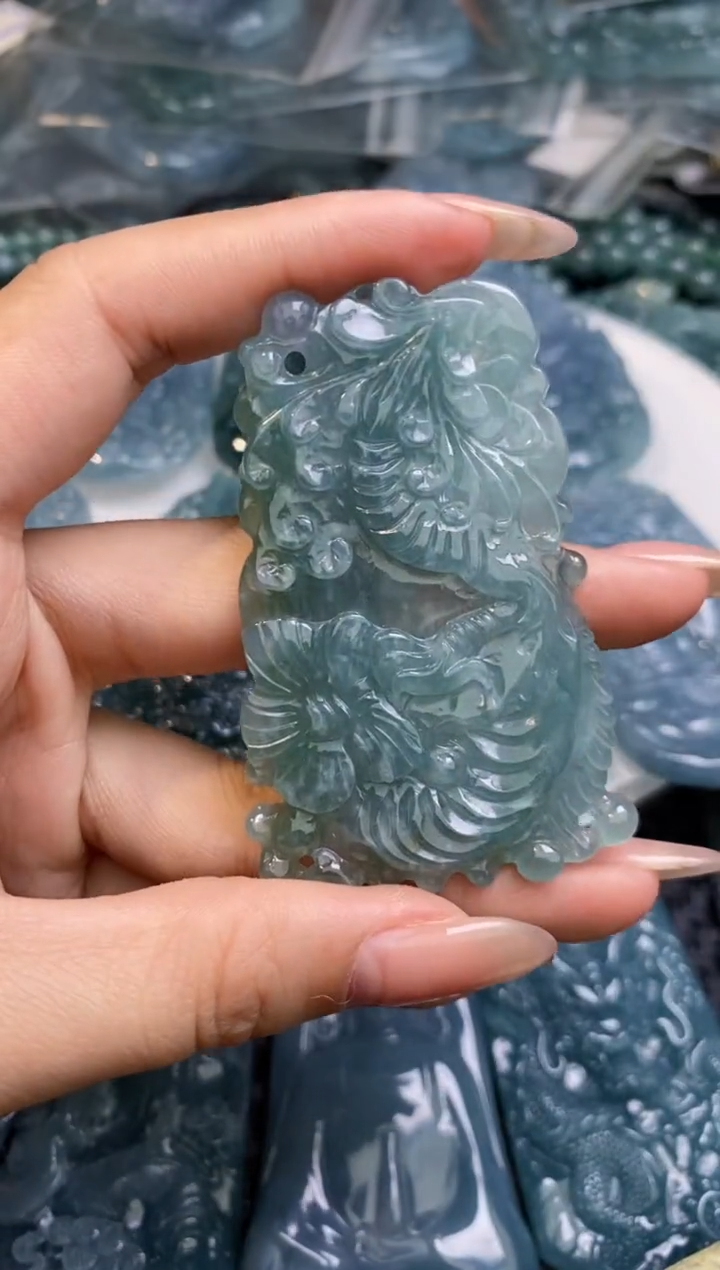 【闪购商品】翡翠颈饰未镶嵌           