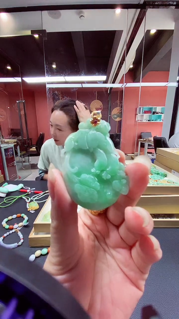翡翠未镶嵌颈饰翡翠吊坠