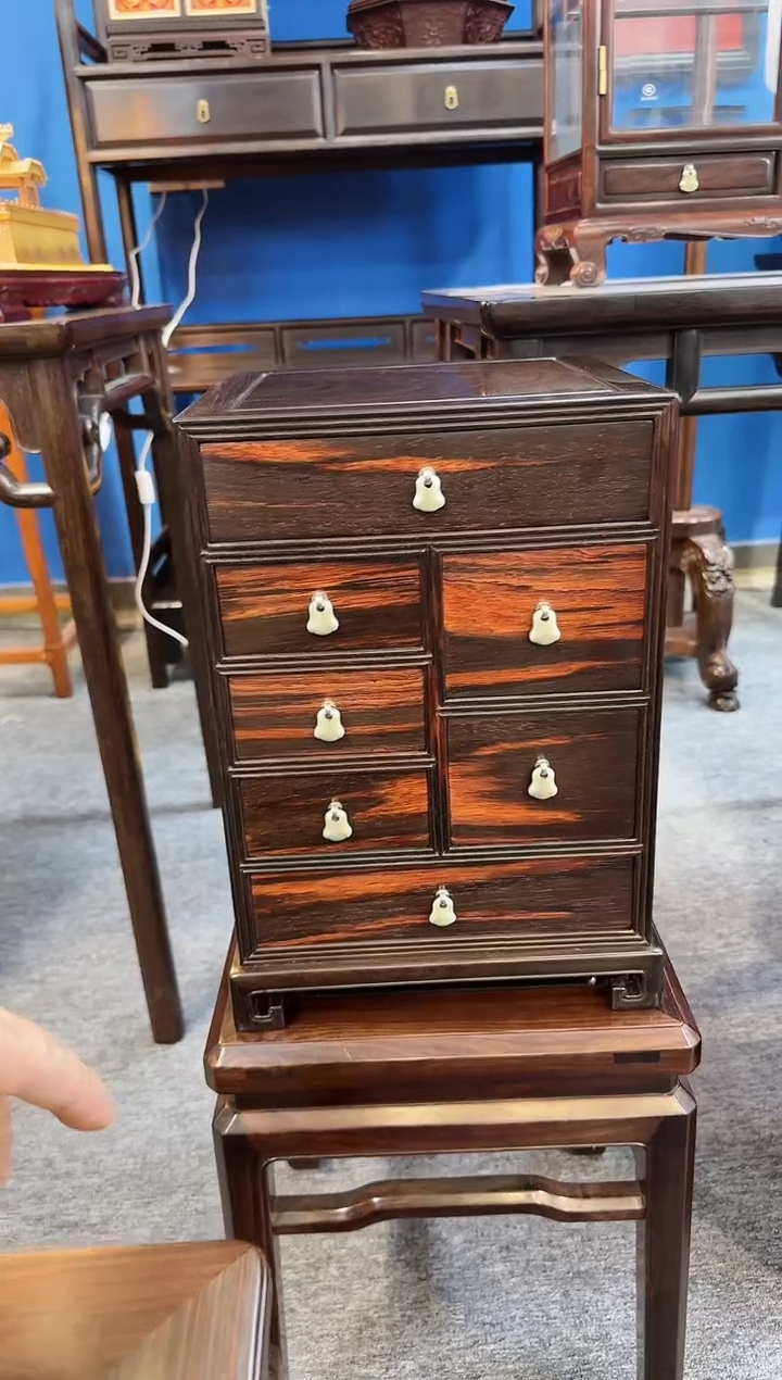 【闪购商品】红酸枝木类成套家具斗柜