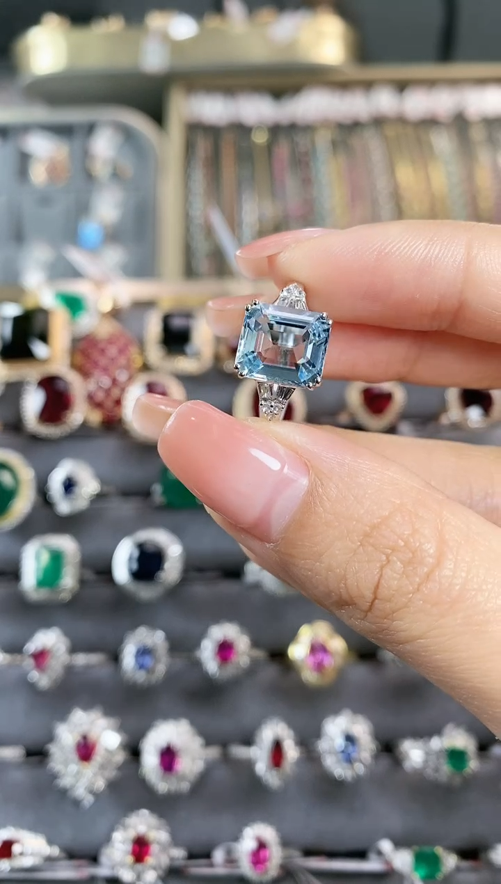 【闪购商品】海蓝宝石戒指18K金镶嵌18K金镶嵌海蓝宝戒指