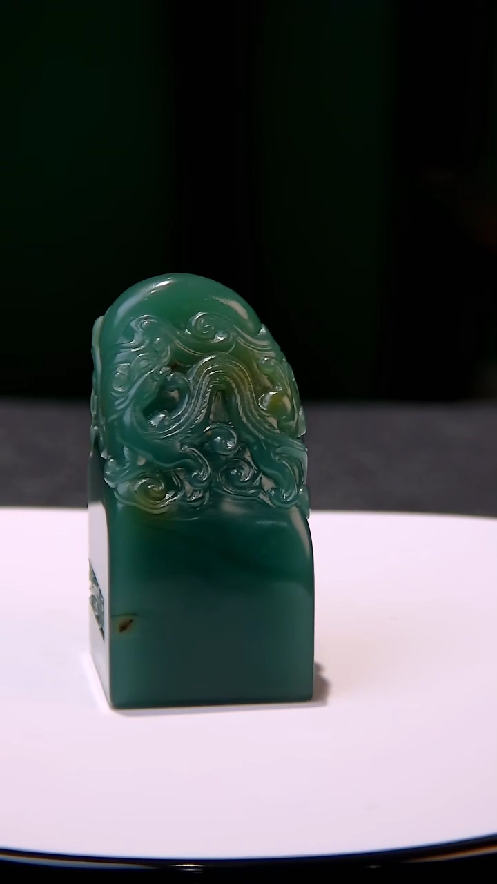 【闪购商品】青田石缅甸雅安新绿螭龙