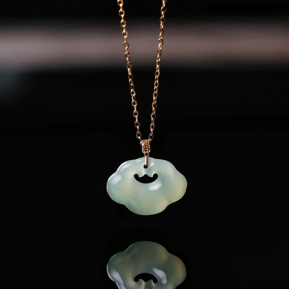 雪怡【18k金镶嵌】和田玉大号如意+高冰*多样性发其一（赠链）