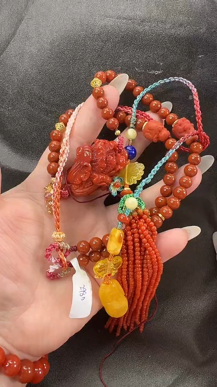 颈饰未镶嵌南红玛瑙吊坠