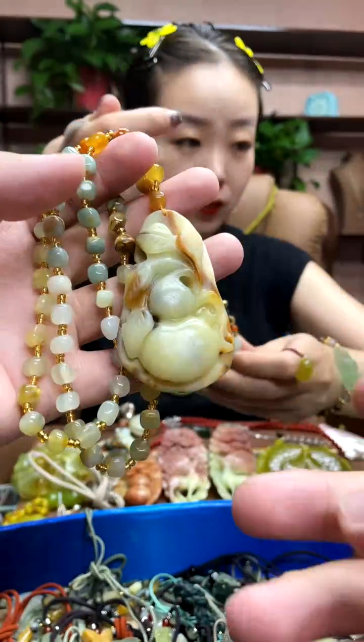 未镶嵌岫玉吊坠·