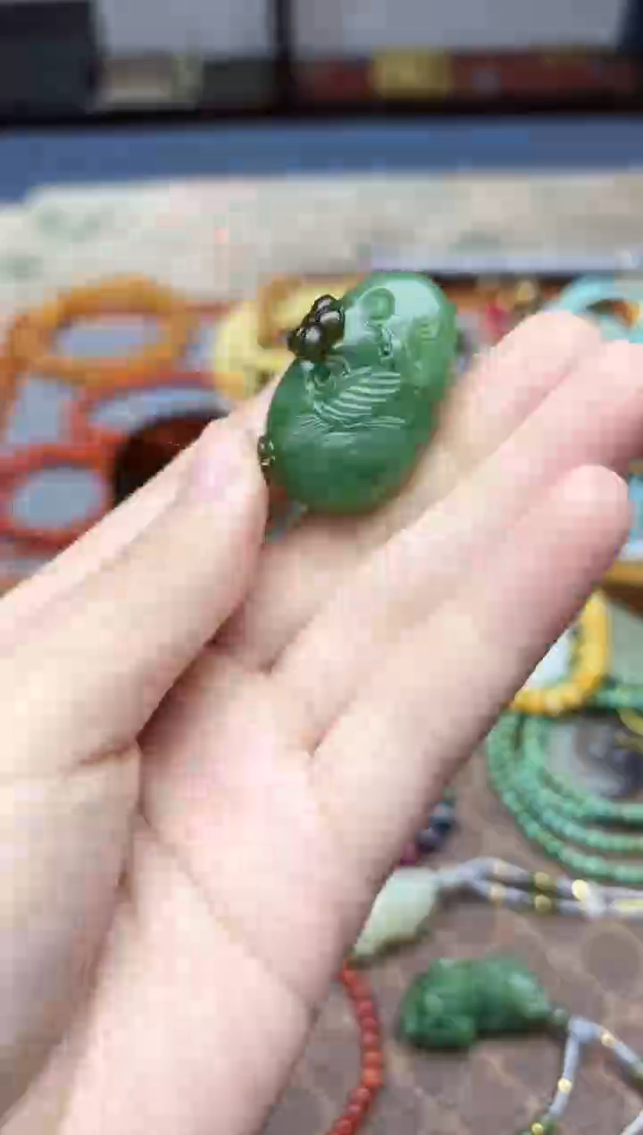 颈饰未镶嵌和田玉碧玉雕件SY