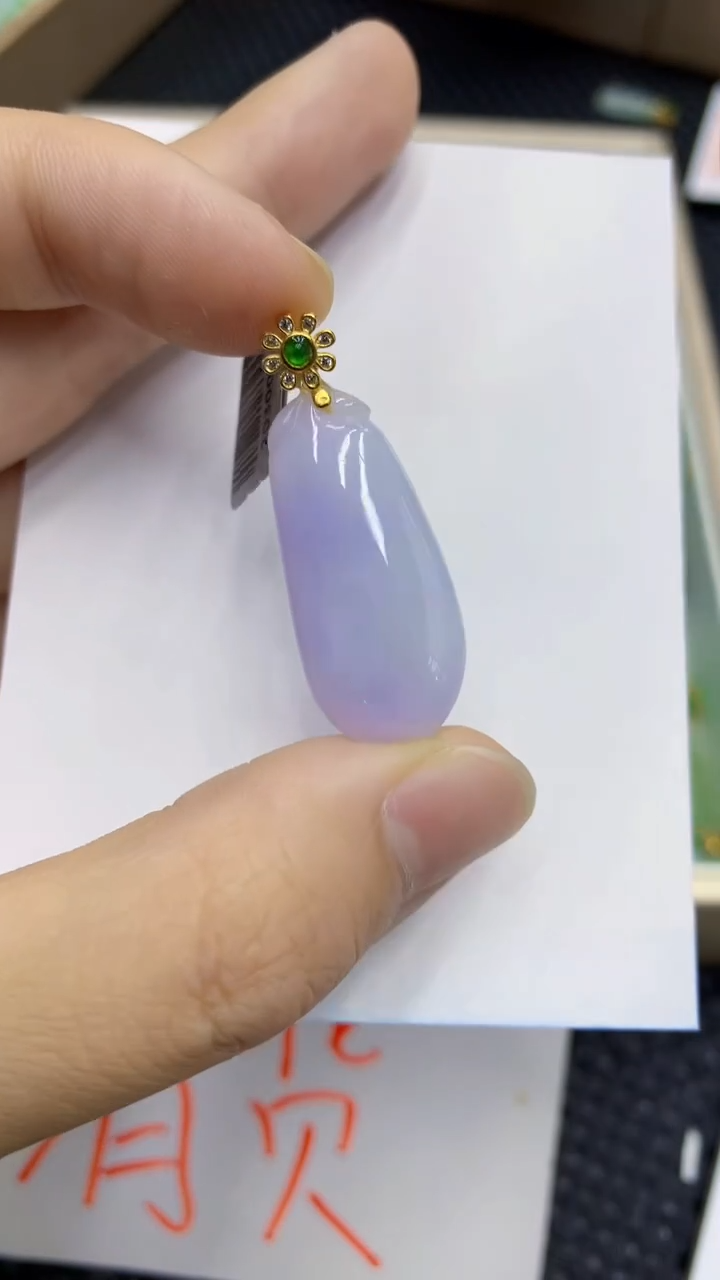 翡翠未镶嵌颈饰             1