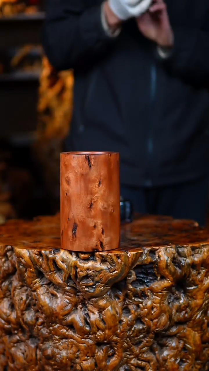 枣木百年雷击枣木笔筒（高14）