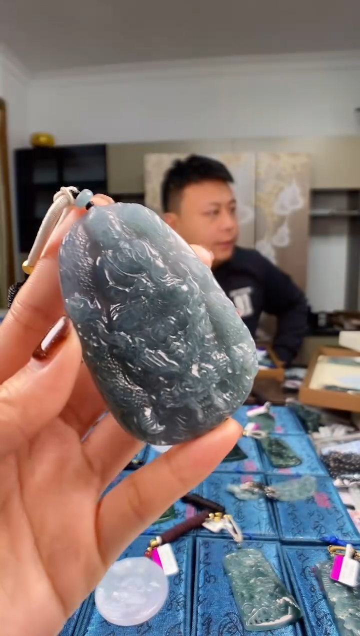 颈饰未镶嵌翡翠多样性发其一