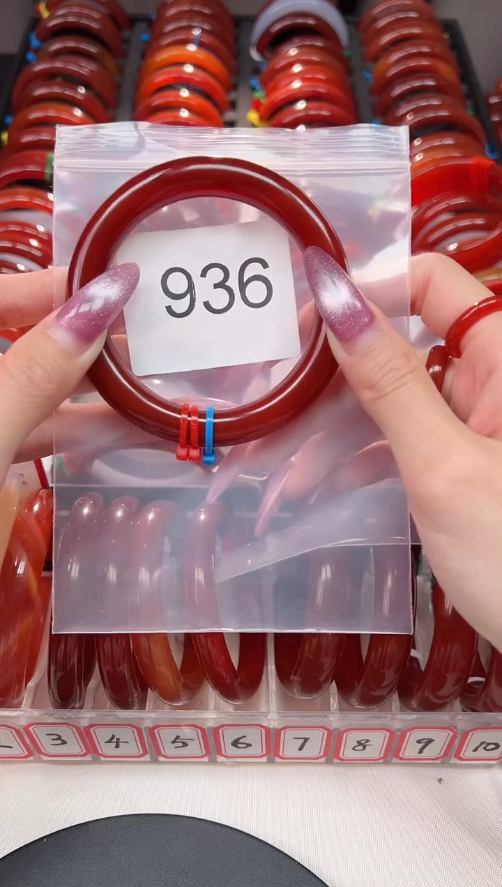 手镯玛瑙/玉髓未镶嵌56+圈口*B936