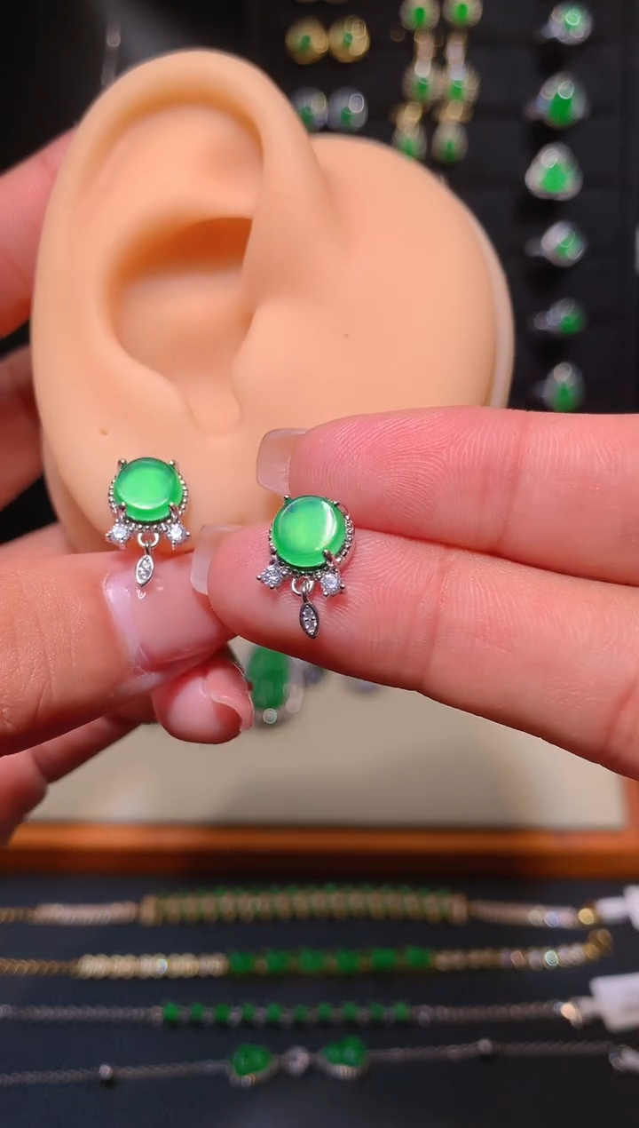 【闪购商品】翡翠耳饰银S925镶嵌耳钉