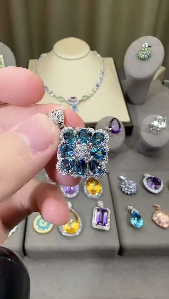 颈饰银S925镶嵌托帕石20mm吊坠伦敦蓝