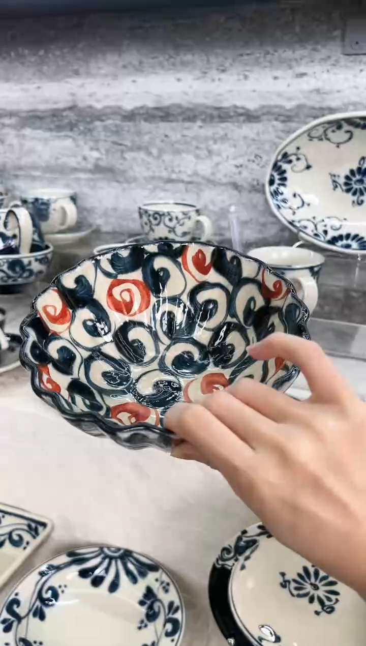 陶宗山窑花边煮物钵18cm-赤绘旋涡