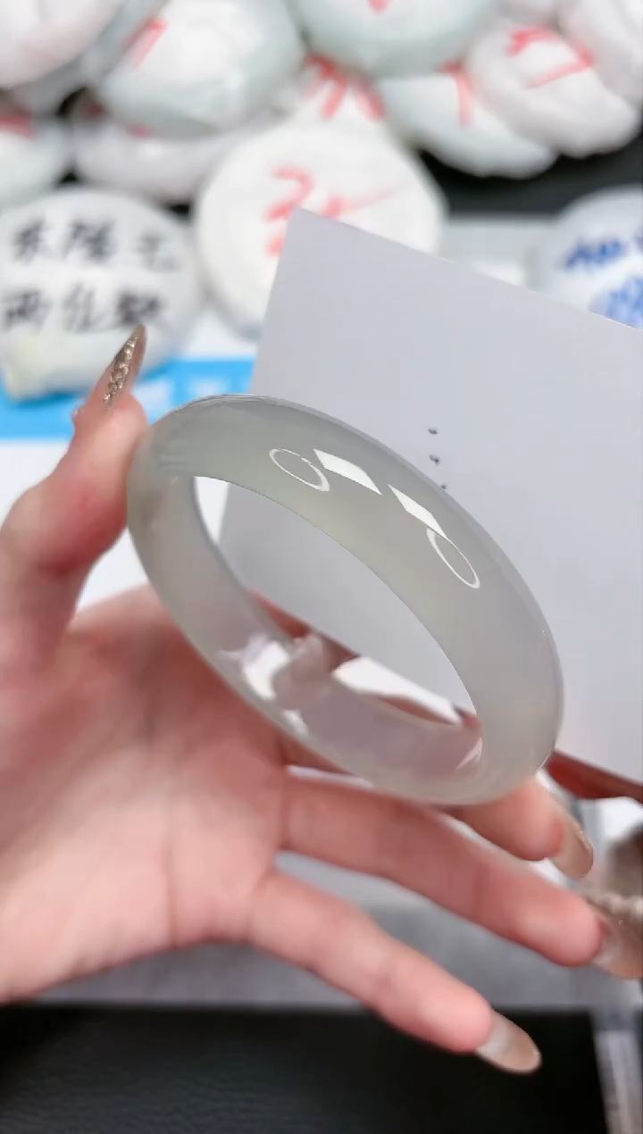 【闪购商品】石英质玉手镯未镶嵌378-60.7