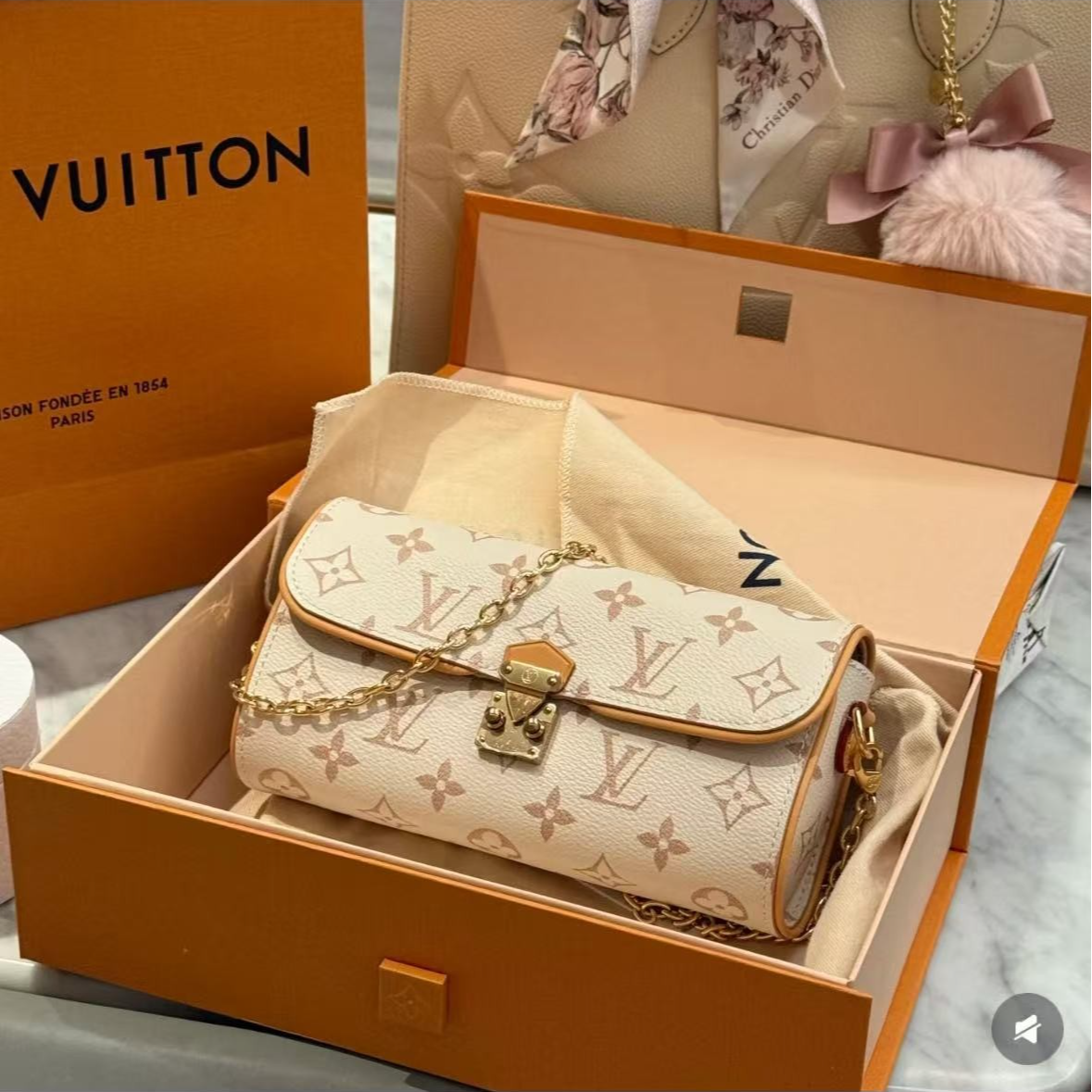 未使用 LouisVuitton/路易威登 青奢荟/lv沙丘链条包/81102