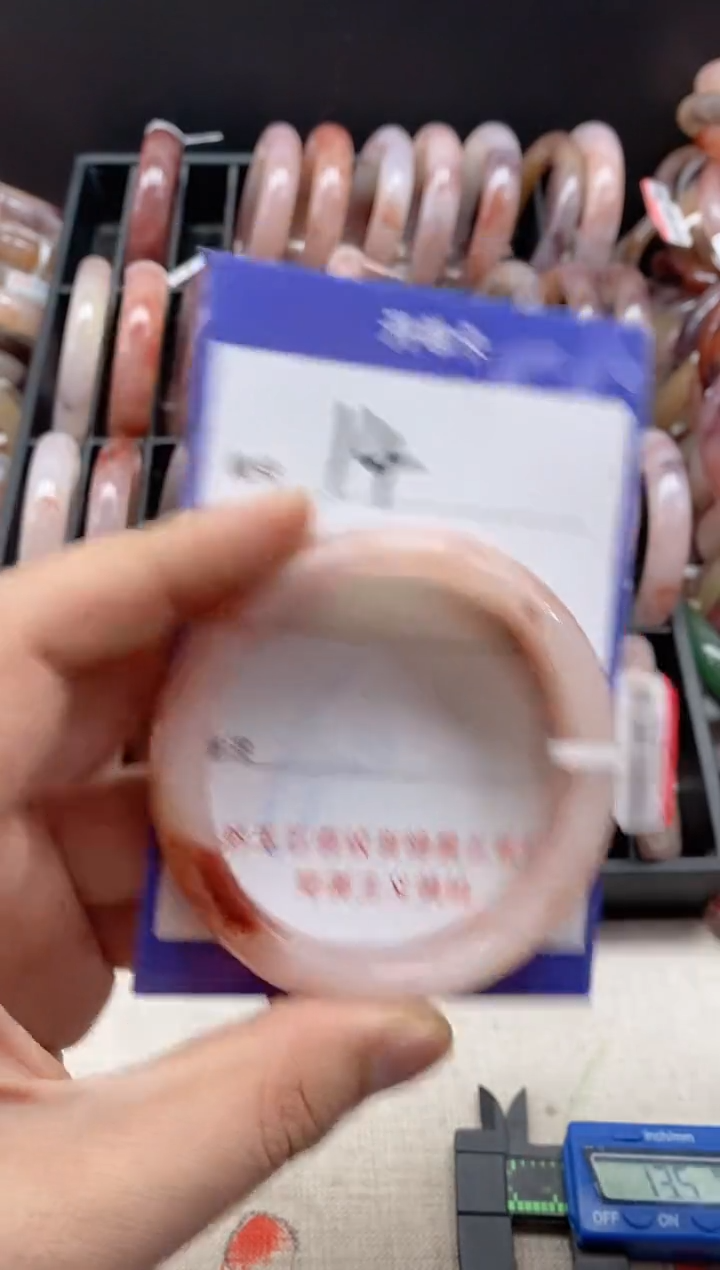 【闪购商品】石英质玉手镯未镶嵌14