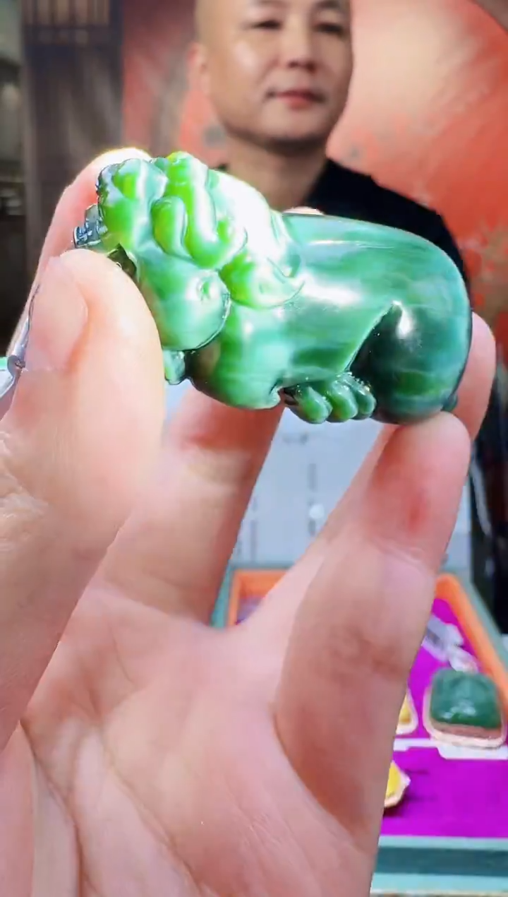 定制和田玉华**哥玉雕臻品馆天然和田玉（拍一发一）