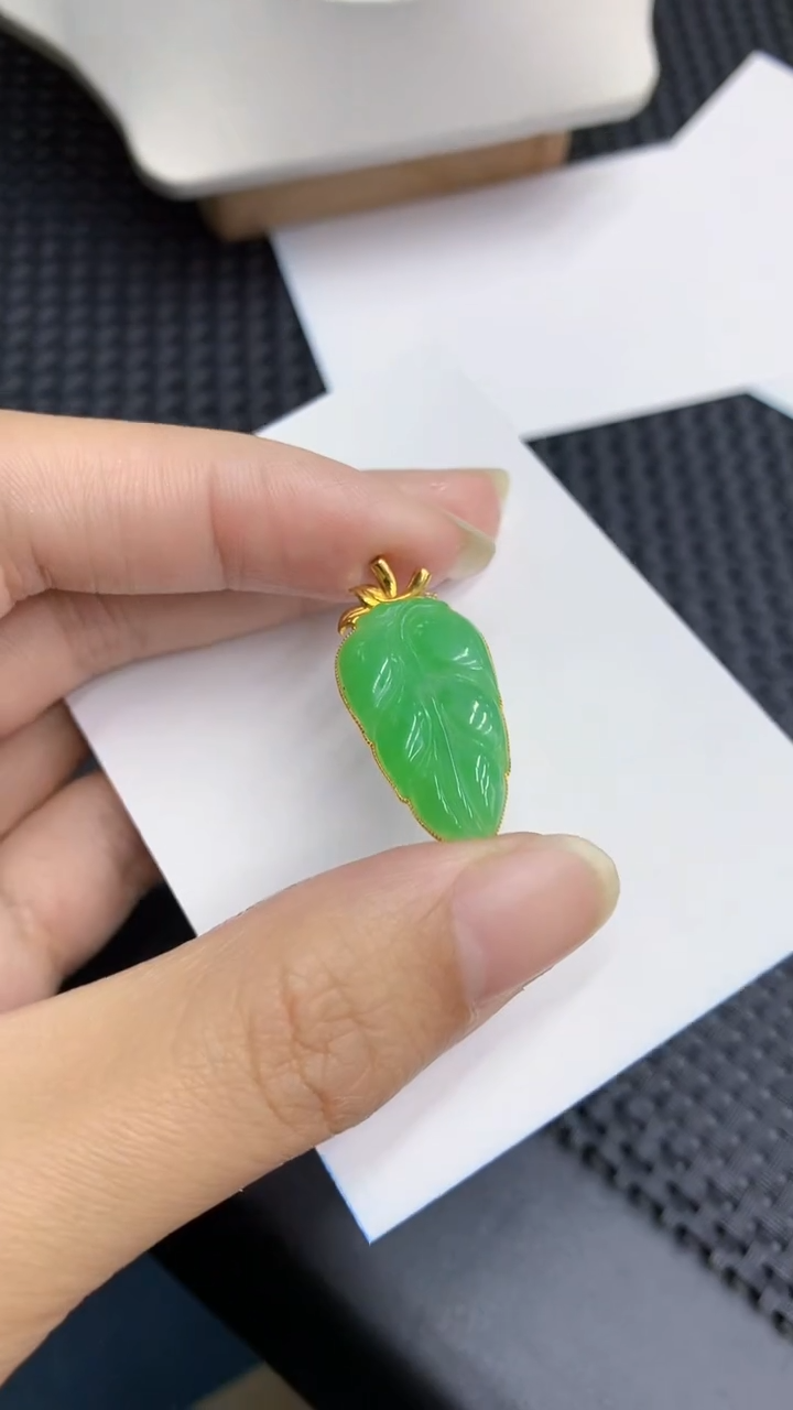 【闪购商品】翡翠颈饰18K金镶嵌            8