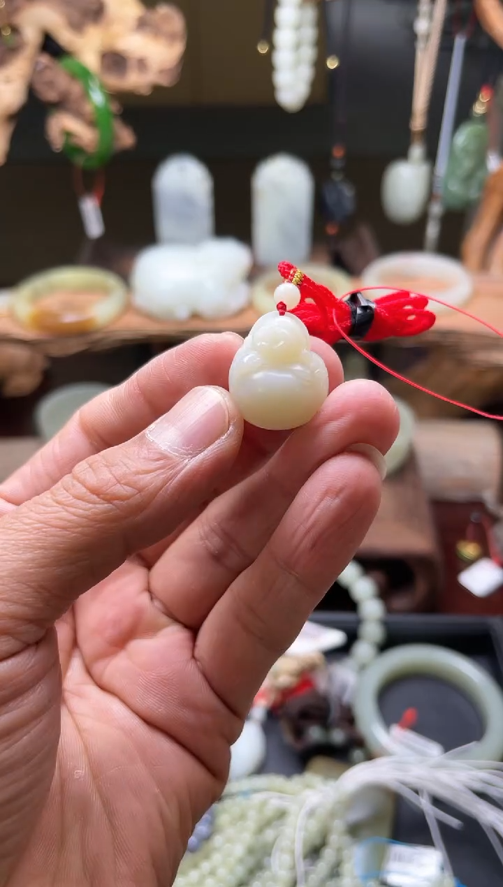 【闪购商品】和田玉吊坠未镶嵌新疆米达 逍遥佛9003048