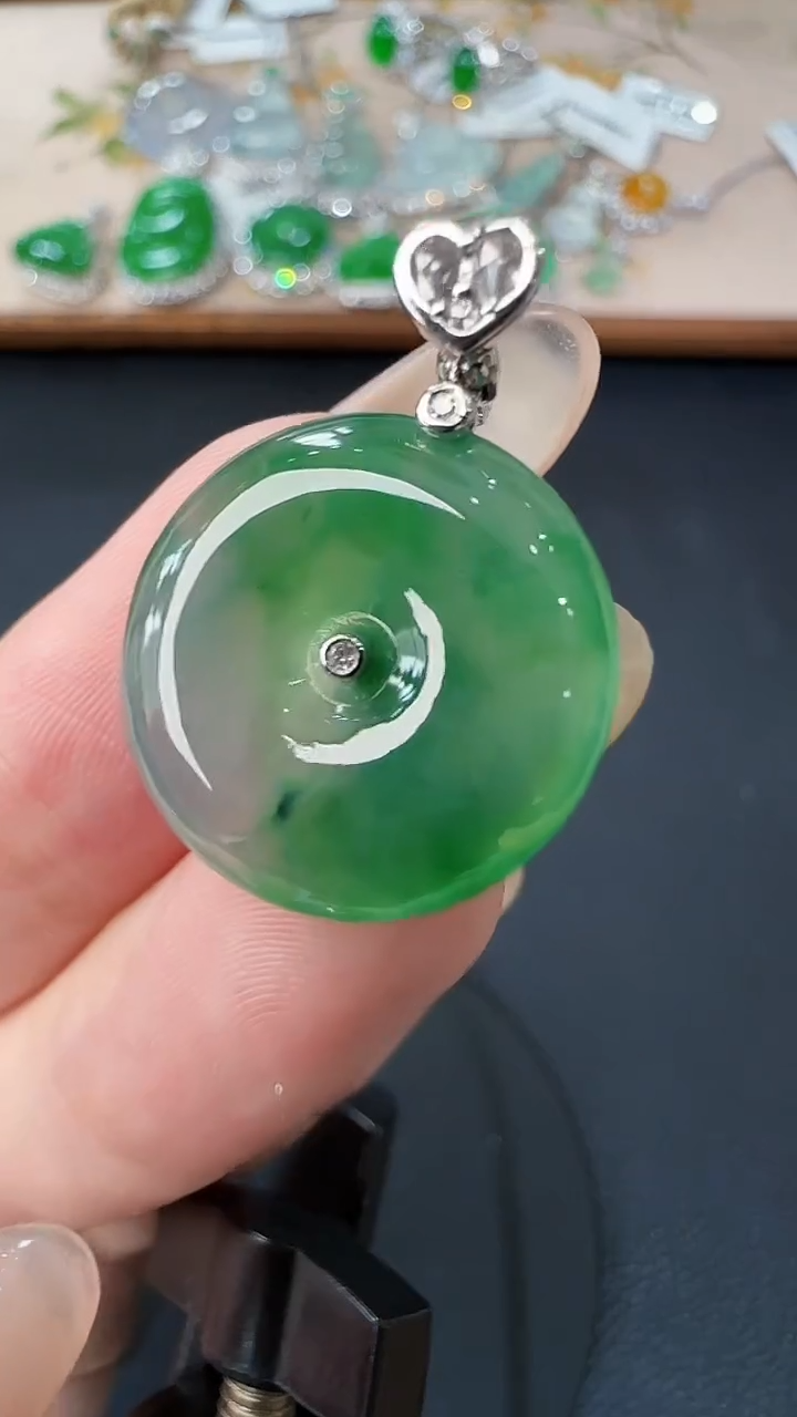 翡翠18K金镶嵌吊坠(不含链)21