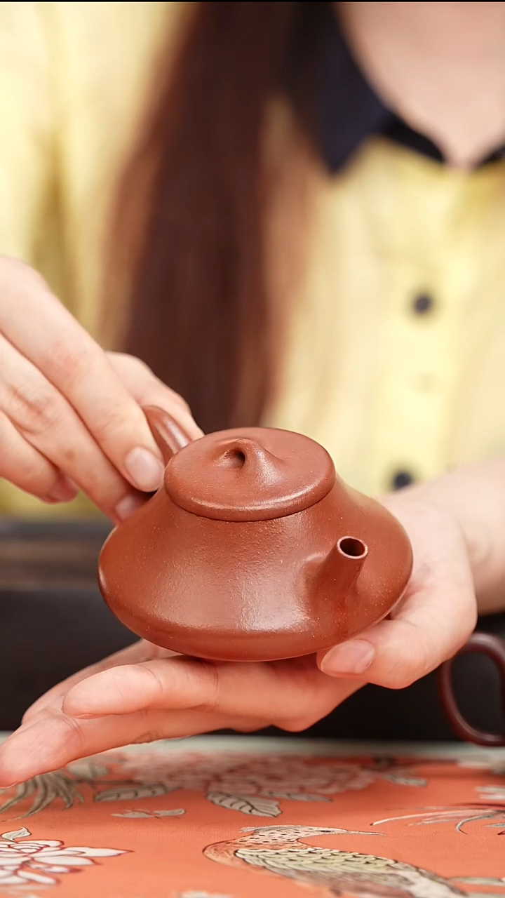 茶壶紫砂超精工手磨绝红降坡纳瓢120cc