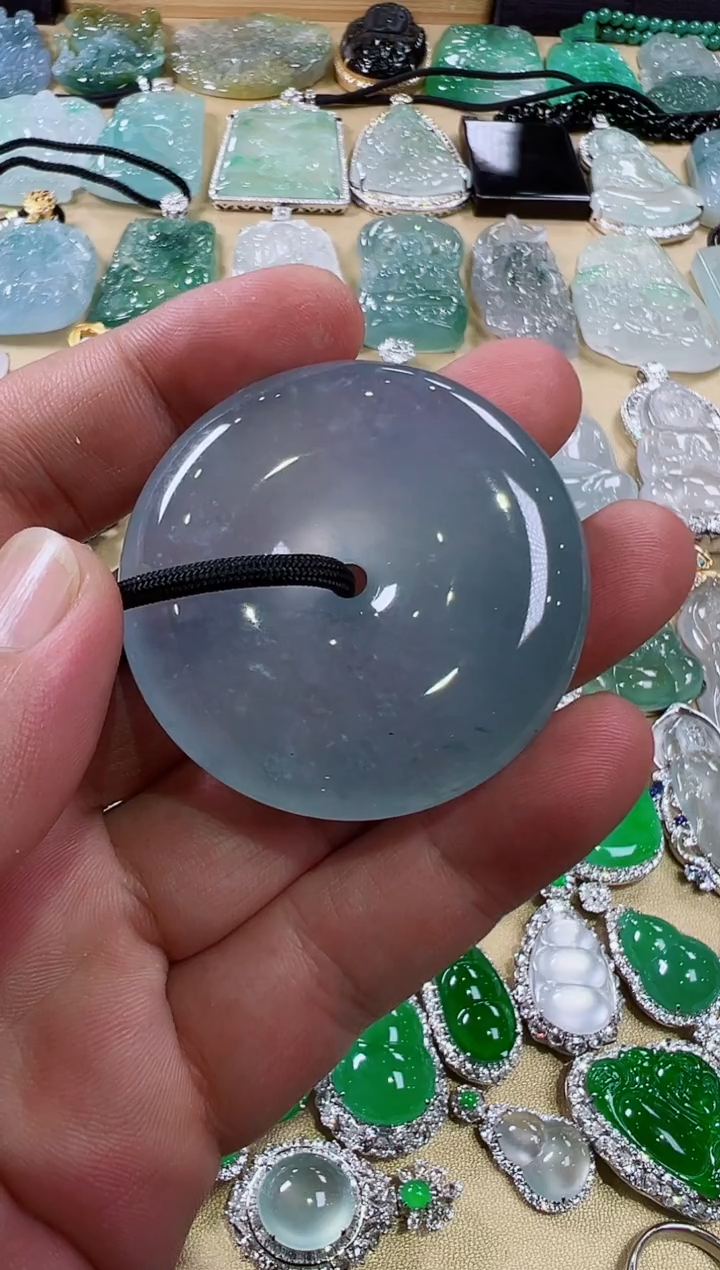 颈饰未镶嵌翡翠狼*霸天然缅甸翡翠