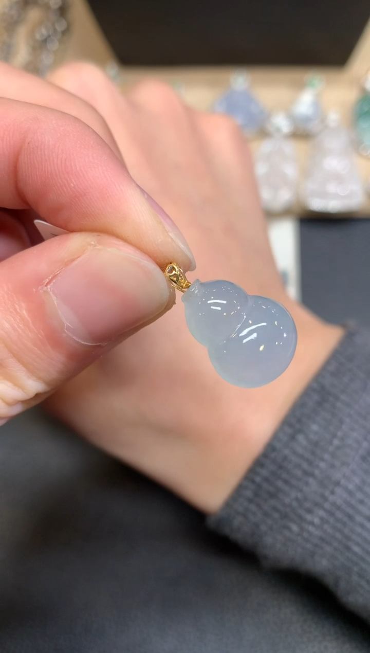 【闪购商品】翡翠颈饰18K金镶嵌葫芦【无服务费】