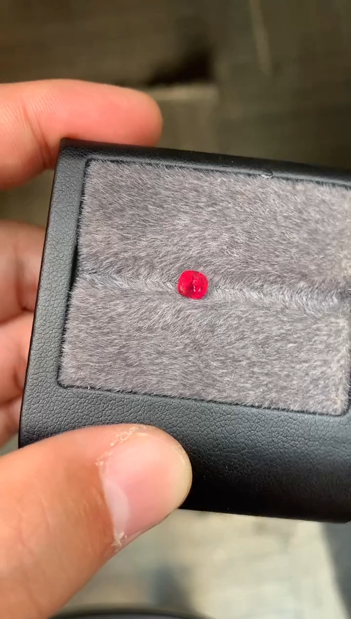 【闪购商品】定制尖晶石裸石未镶嵌0.72ct 吉尔德绝地武士