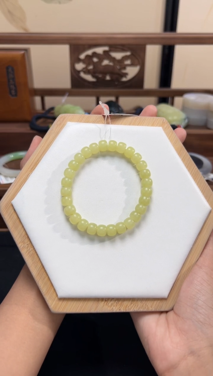 手串未镶嵌和田玉卡8.3
