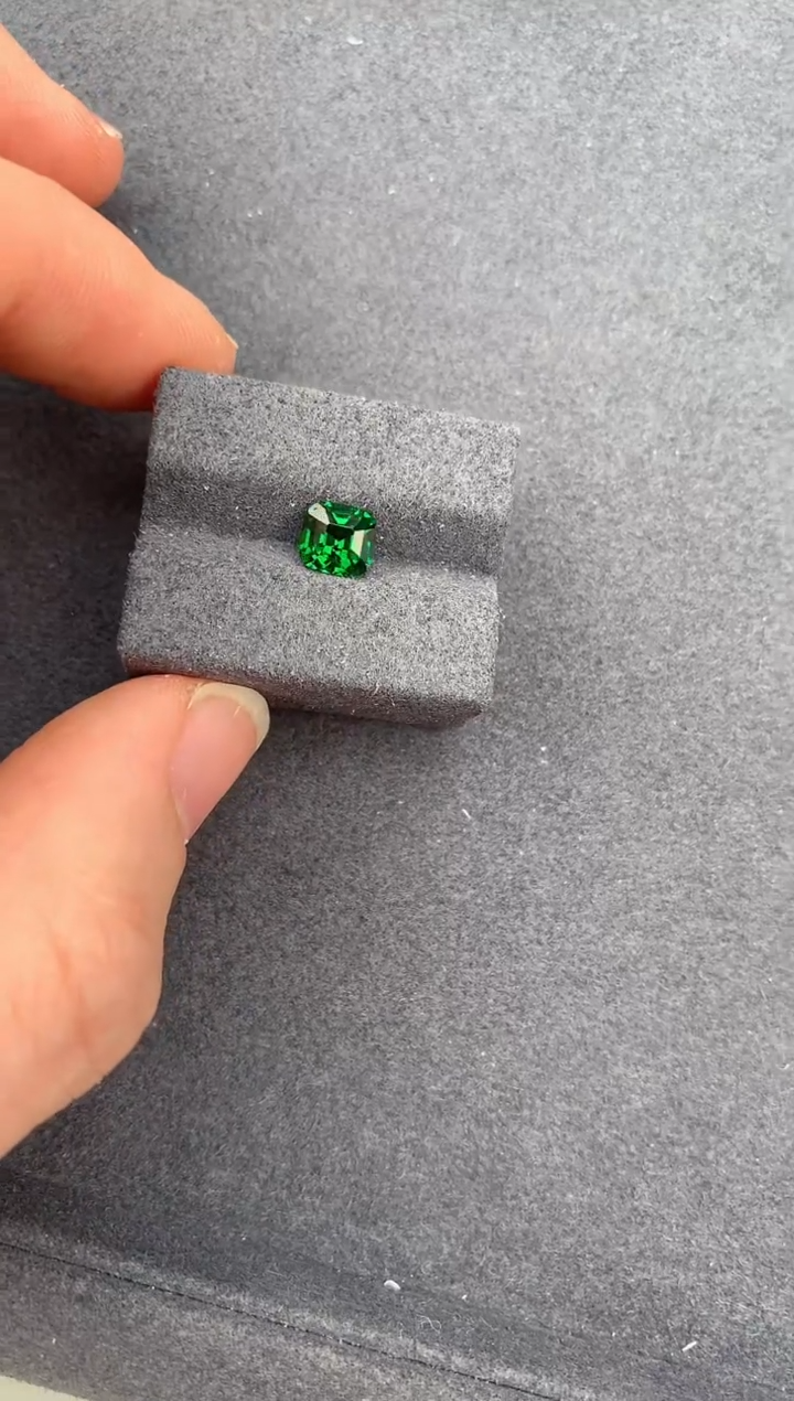 【闪购商品】石榴石（沙弗莱）裸石未镶嵌1ct沙弗莱