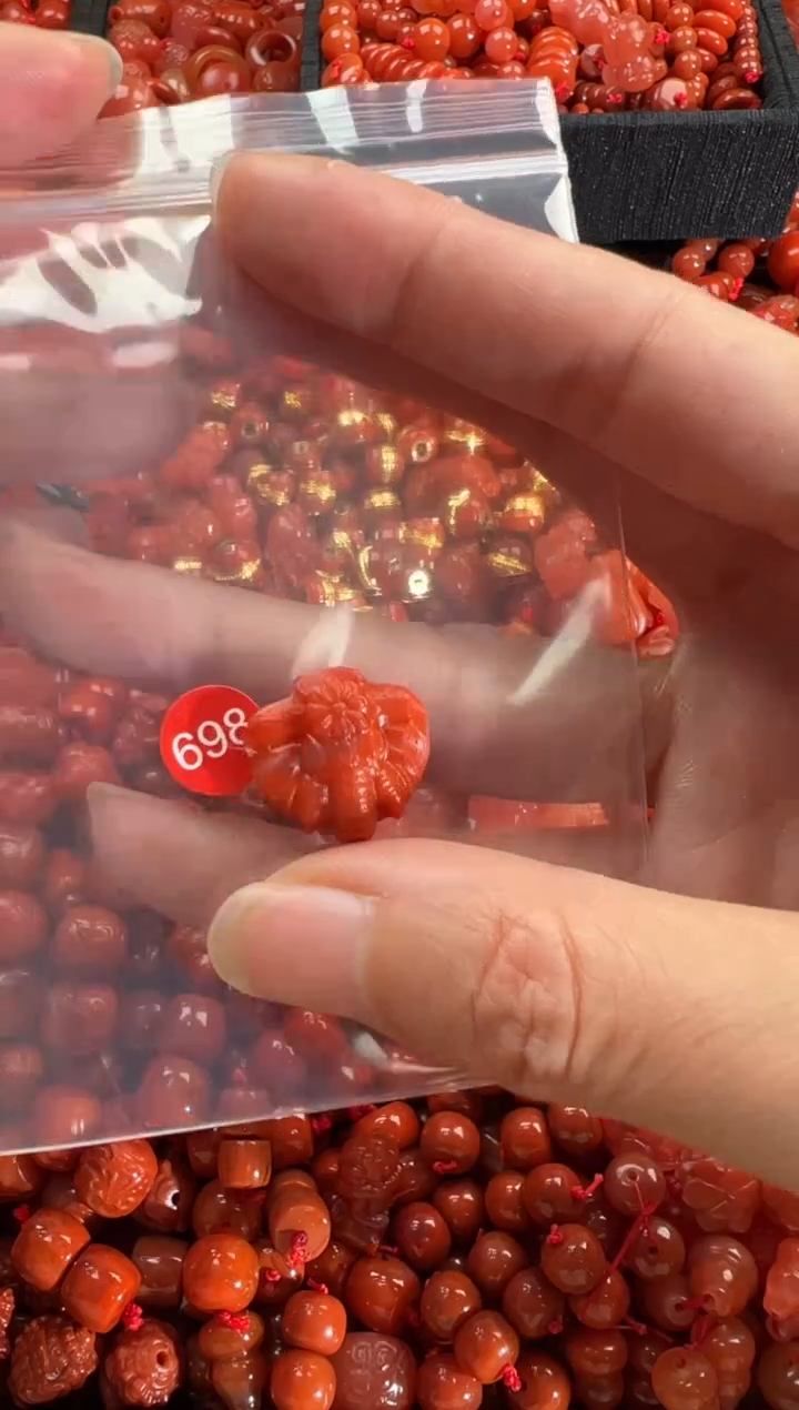 【闪购商品】南红玛瑙颈饰未镶嵌1