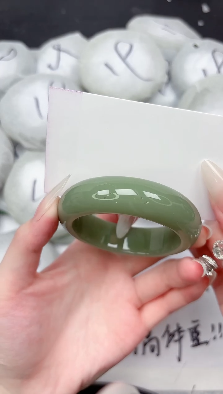 未镶嵌手镯石英质玉6-52