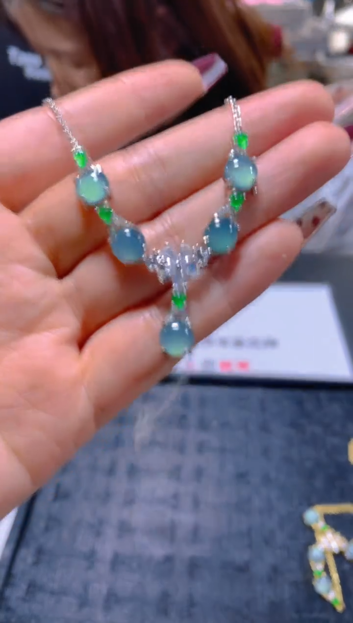 颈饰未镶嵌翡翠多样性发一