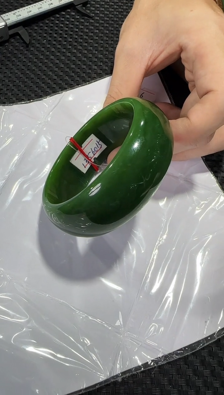 【闪购商品】和田玉（碧玉）手镯未镶嵌圈口约58mm