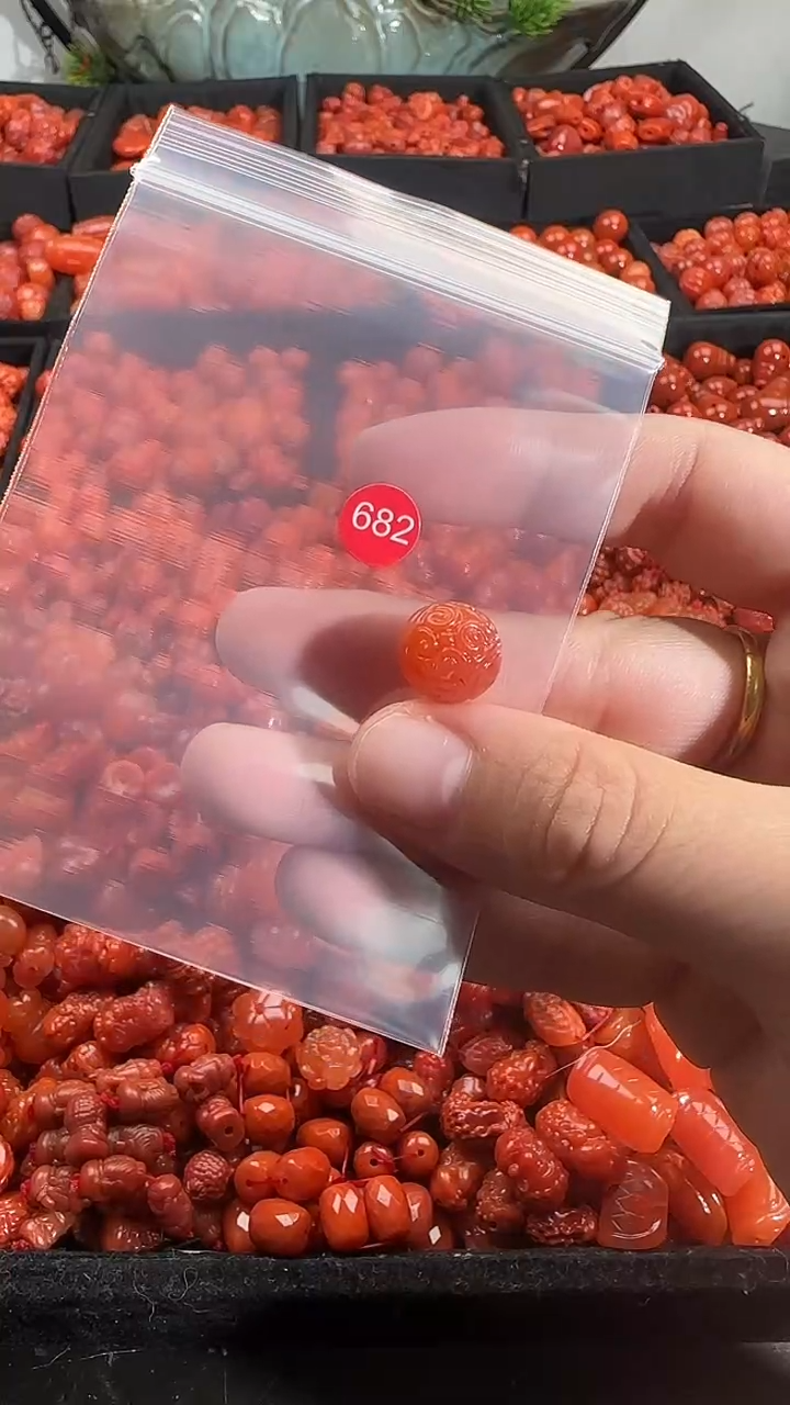 颈饰未镶嵌南红玛瑙1