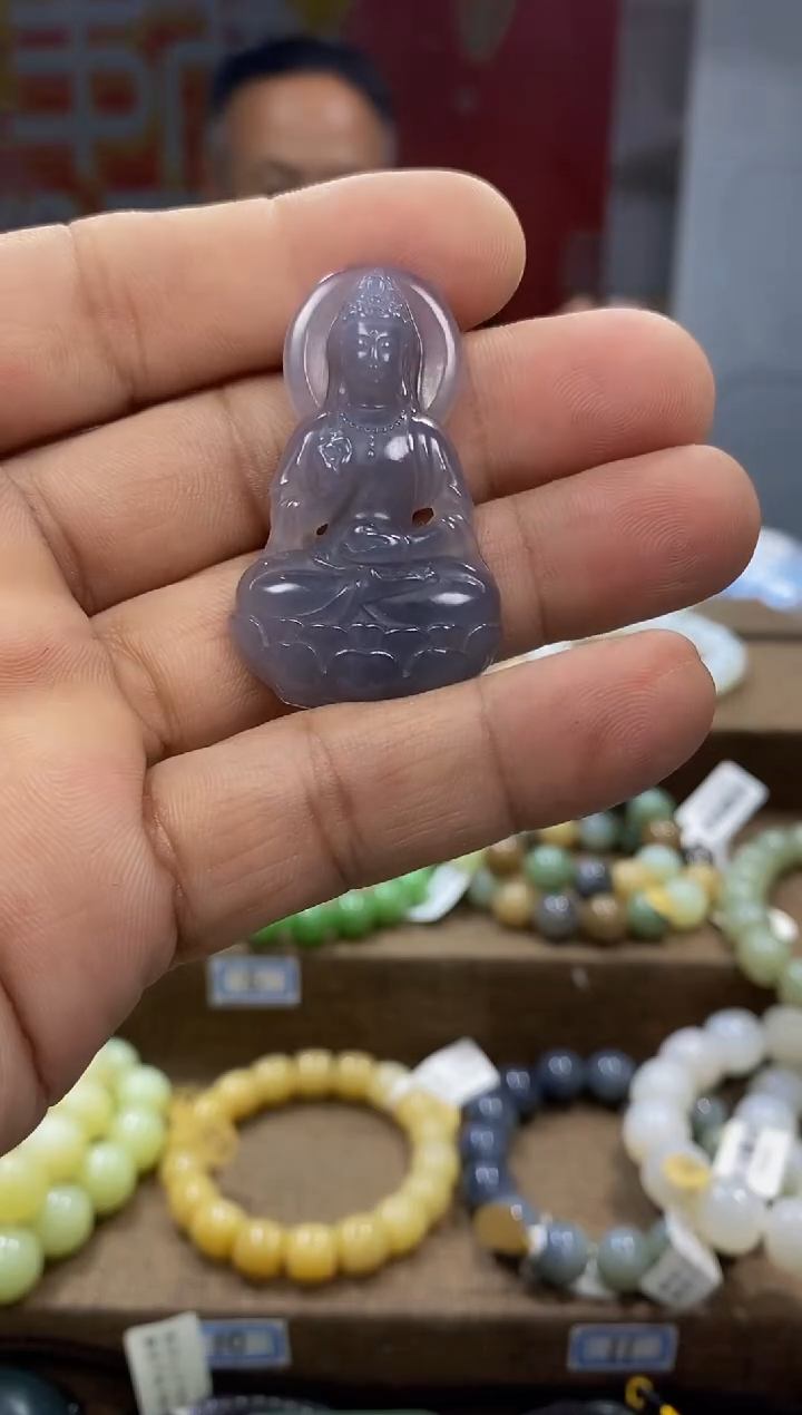 和田玉未镶嵌颈饰，